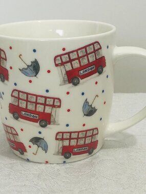 MILLY GREEN Coffee MugRed Double-Decker Buses & Umbrellas, London, England